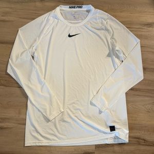NIKE Men’s Long Sleeve Dri Fit shirt